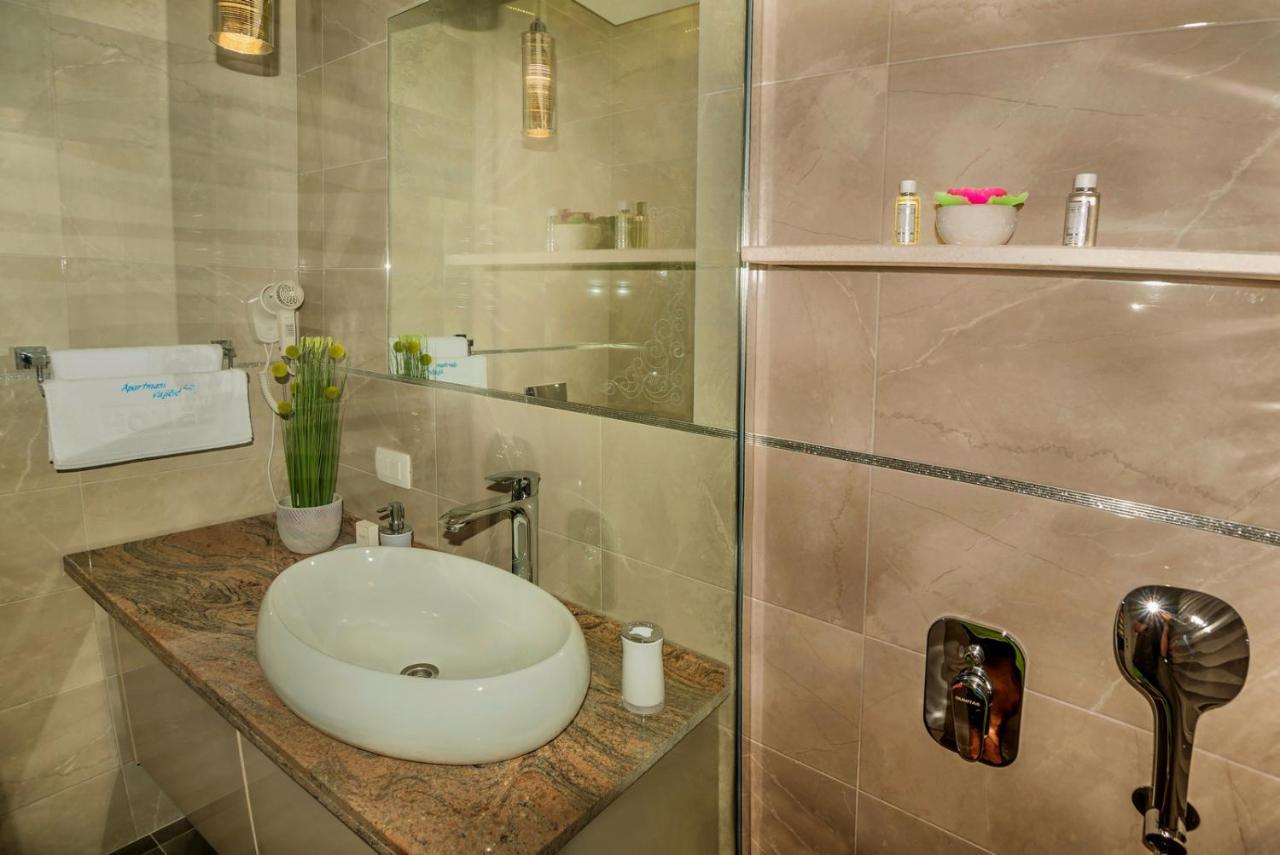 Apartments Vujicic Tivat Ngoại thất bức ảnh