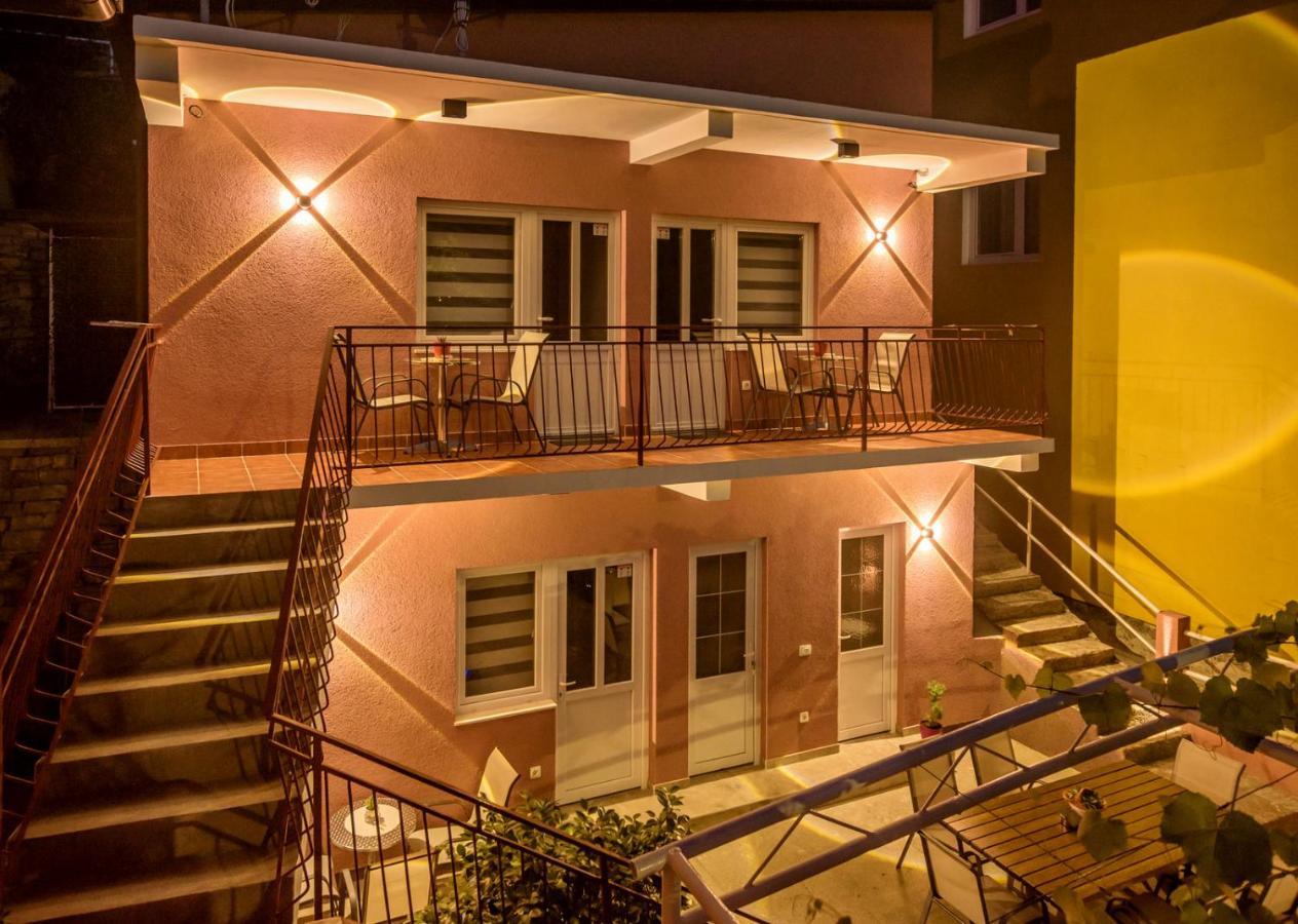 Apartments Vujicic Tivat Ngoại thất bức ảnh