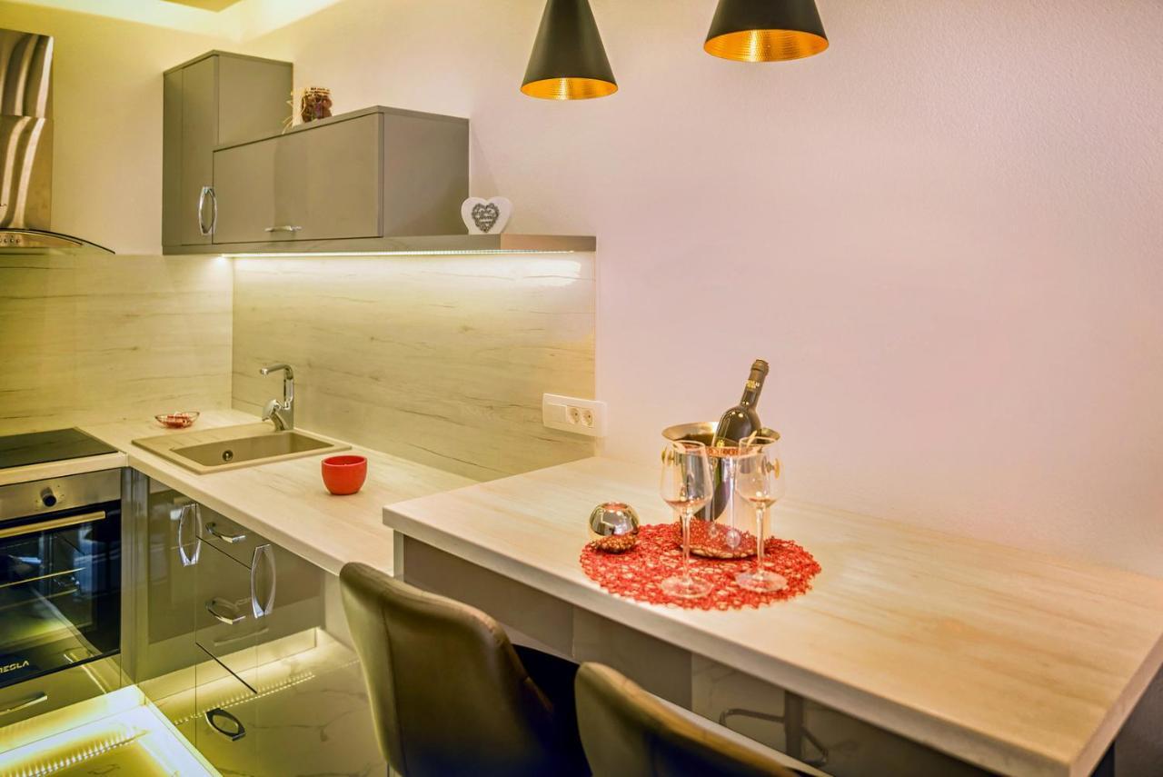 Apartments Vujicic Tivat Ngoại thất bức ảnh